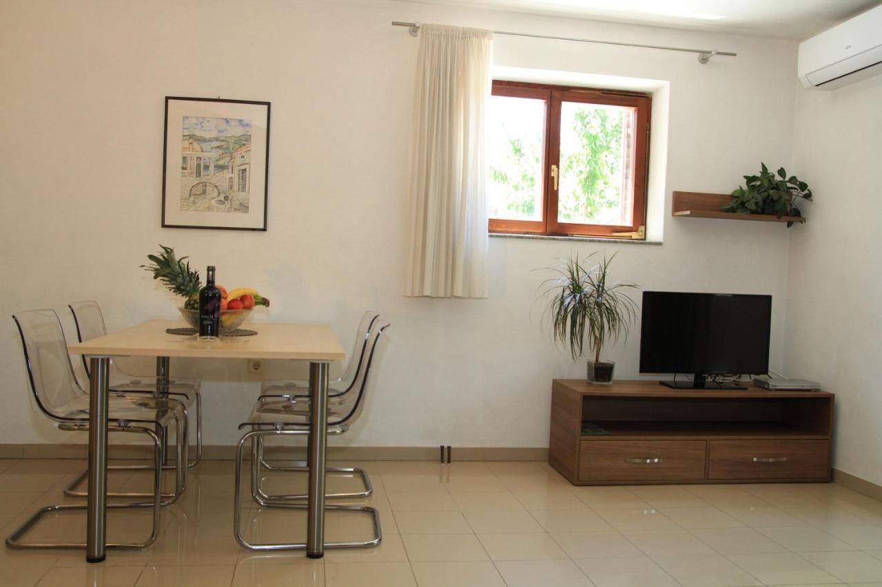 Holiday Apartment Rokov Zára Kültér fotó